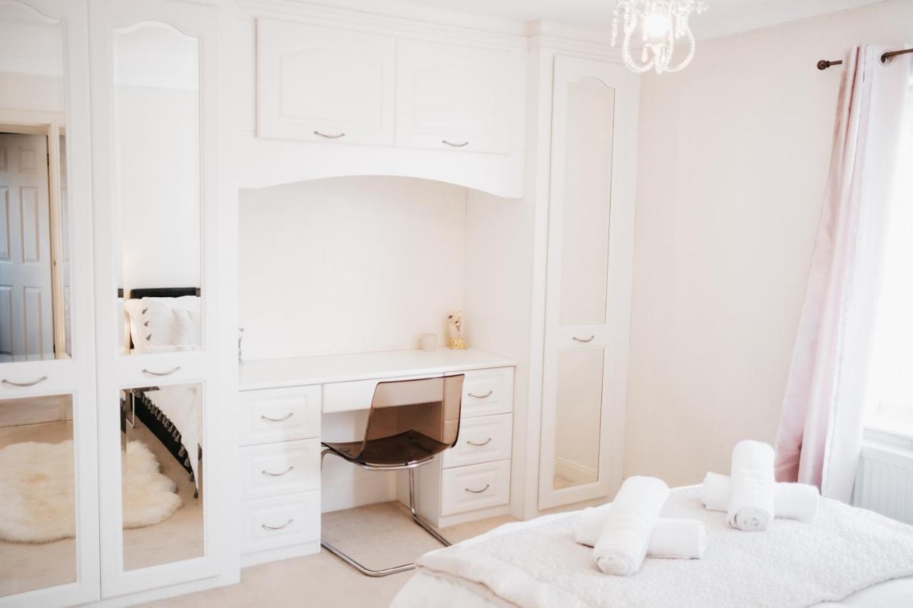 Booker Avenue House - 4 Bedroom House With Garden And Parking Milton Keynes Exterior foto